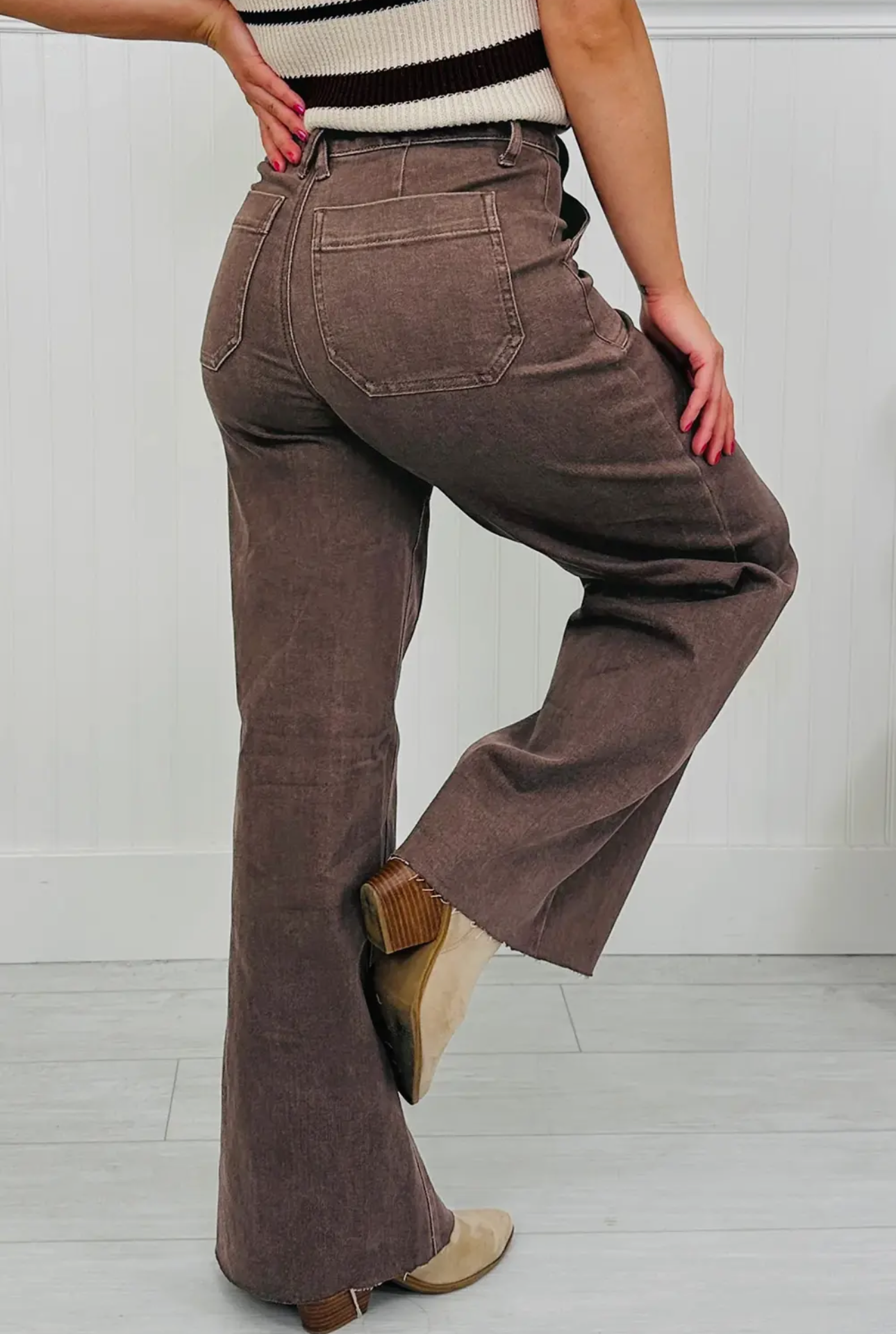 Retro Washed Patch Pocket Loose Jeans